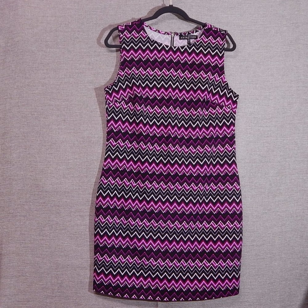 FIFTH & PARK Dress == Size LARGE == Sleeveless Pink Purple White Zig Zag Pattern